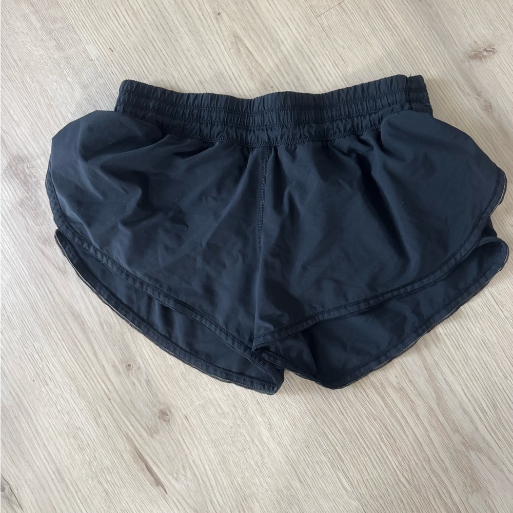 Lululemon Tracker Short II 4" - Black - Size 4 - Rare Vintage Style - Picture 2 of 3